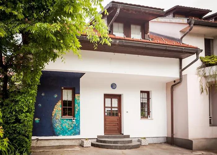 House Aurora - Free Parking