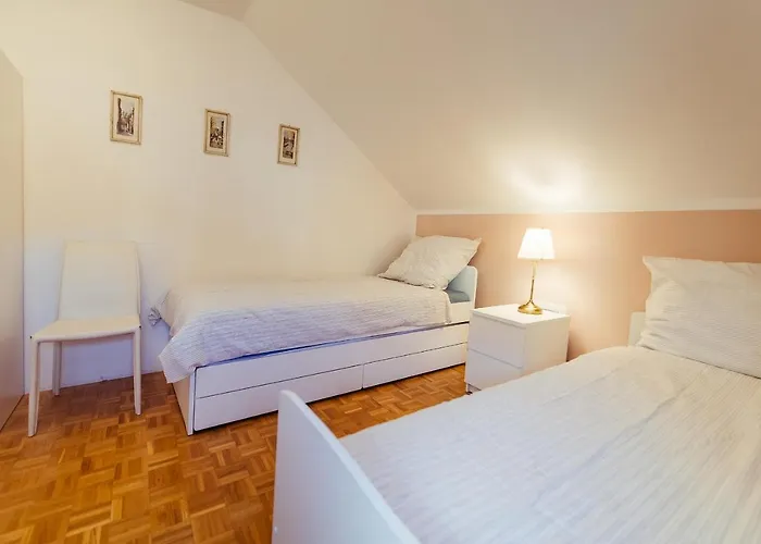 House Aurora - Free Parking